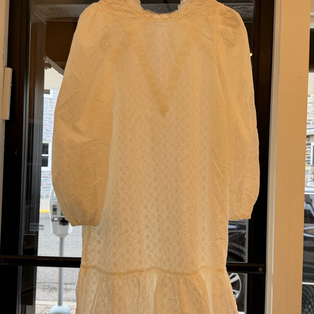 Elegant White Lace Dress